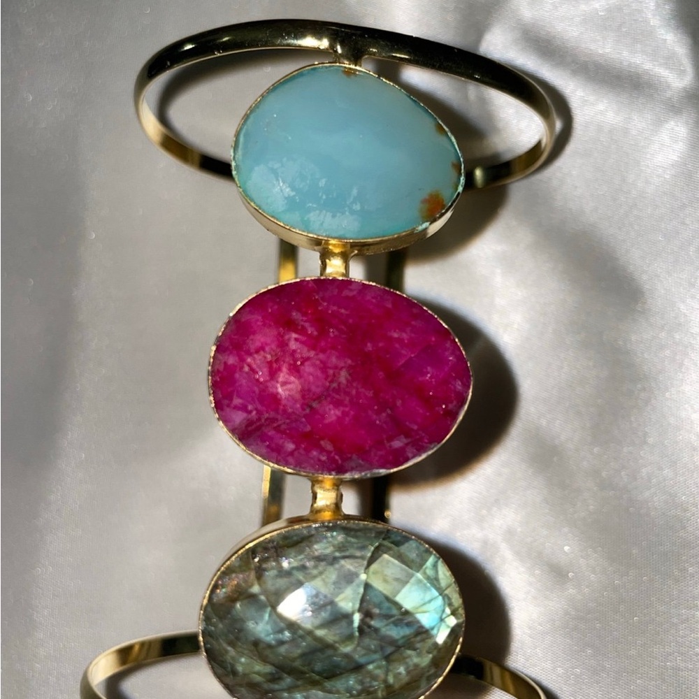 Vibrant Stone Women's Bracelet